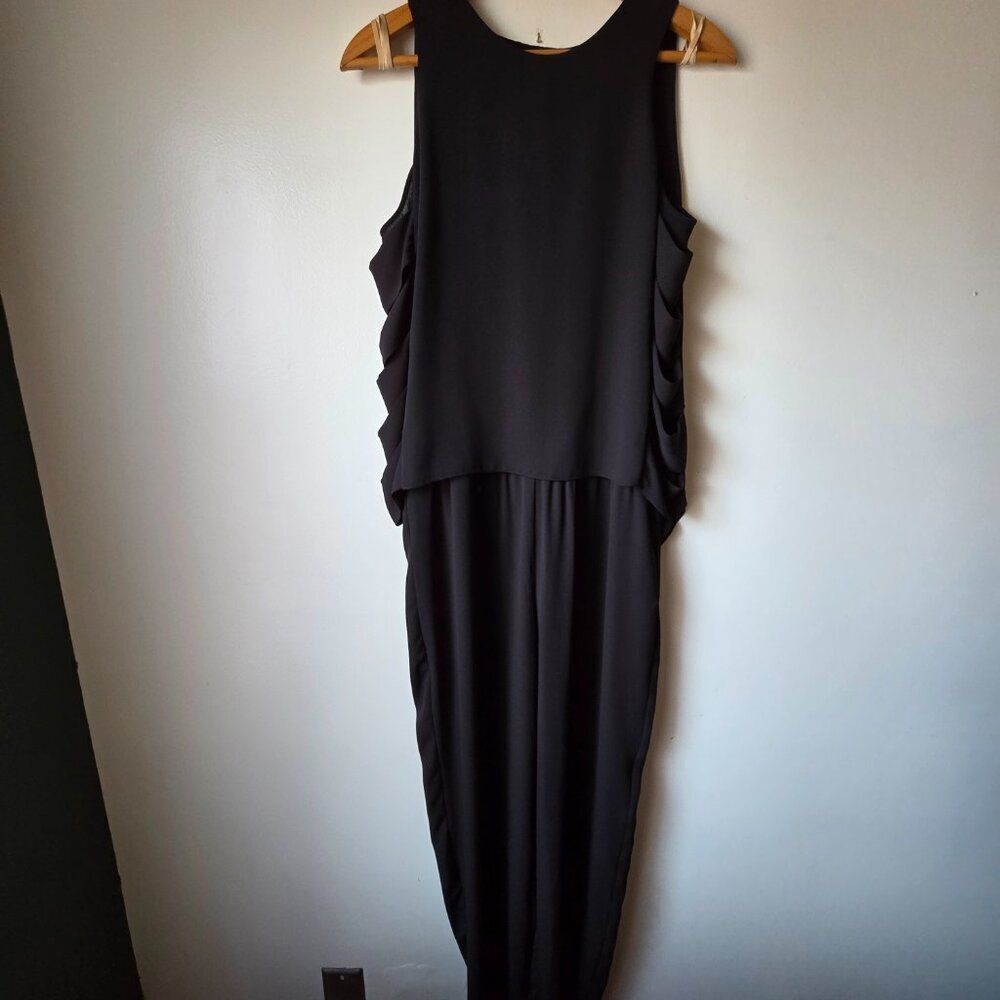 EUC LIKE NEW BCBGMAXAZRIA BLACK OPEN BACK JUMPSUIT SIZE SMALL